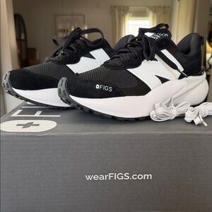 FIGS | New Balance 3447